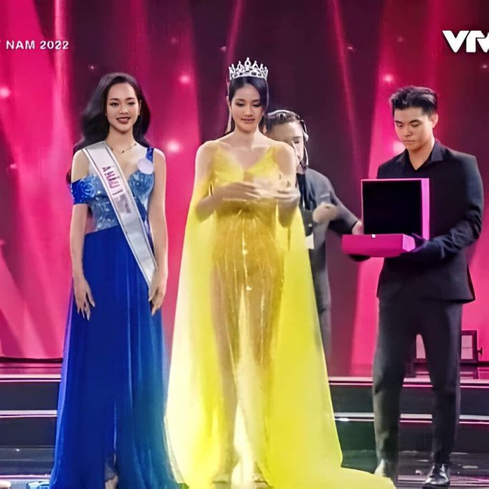 BTC Hoa hậu Việt Nam 2022 lên tiếng về đầm xuyên thấu của á hậu Phương Anh - Ảnh 1.