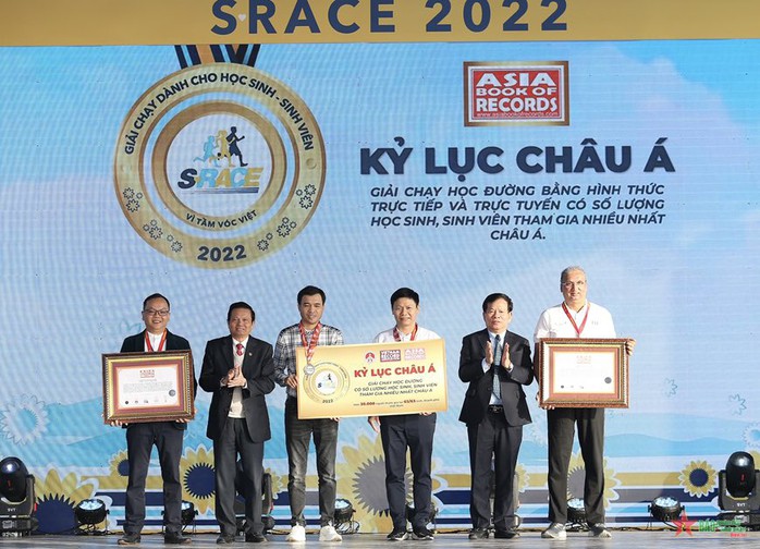 30.000 học sinh, giáo viên tham gia giải chạy học đường - Ảnh 1.