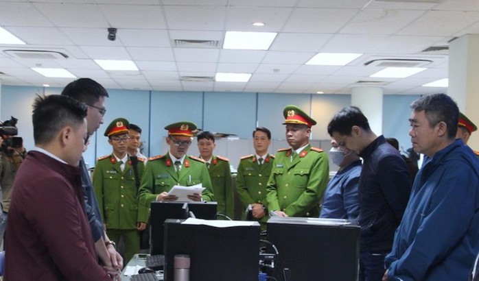 Công an khám xét tại Cục Đăng kiểm Việt Nam - Ảnh 1.