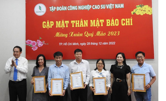 Báo Người Lao Động đoạt giải báo chí viết về ngành cao su Việt Nam - Ảnh 2.