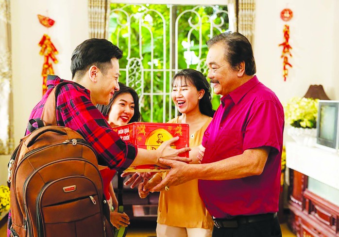 Người trẻ chọn quà gì cho gia đình ngày Tết? - Ảnh 3. Người trẻ chọn quà gì cho gia đình ngày Tết? - Ảnh 3.