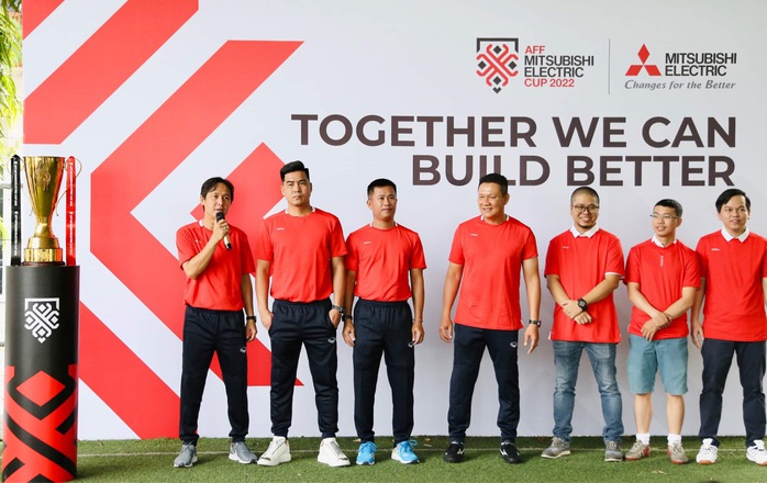 Hào hứng ra mắt cúp AFF Cup 2022 tại TP HCM - Ảnh 3.