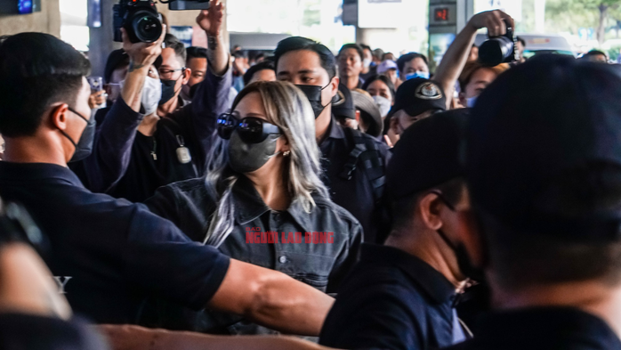 Hình ảnh fan Việt chào đón CL (2NE1) tại sân bay Tân Sơn Nhất - Ảnh 9.
