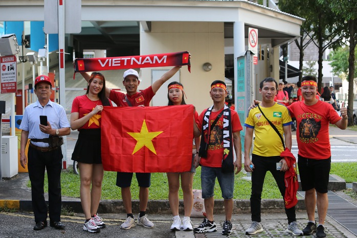 CĐV đoán thầy trò HLV Park Hang-seo thắng Singapore 3-0 - Ảnh 2.