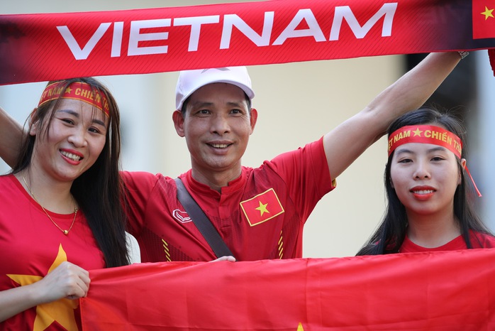 CĐV đoán thầy trò HLV Park Hang-seo thắng Singapore 3-0 - Ảnh 4.