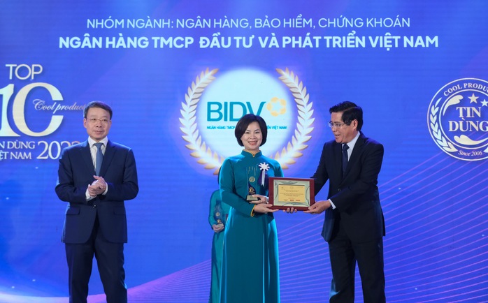 2 sản phẩm của BIDV nhận giải thưởng Tin Dùng Việt Nam 2022 - Ảnh 1. 2 sản phẩm của BIDV nhận giải thưởng Tin Dùng Việt Nam 2022 - Ảnh 1.