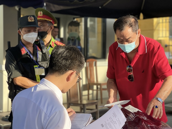 Toàn cảnh ngày đầu xét xử CEO Alibaba Nguyễn Thái Luyện - Ảnh 3.