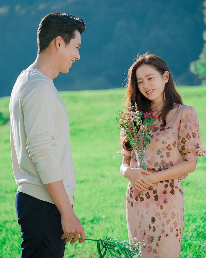 Hyun Bin - Son Ye Jin: Từ tình giả đến sắp đám cưới thật - Ảnh 1.