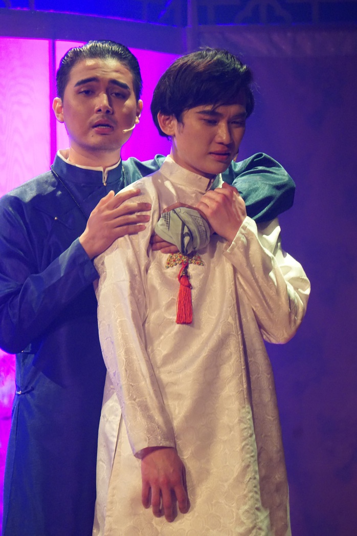 NSƯT Tú Sương hớp hồn khán giả trong vở kịch Ảnh tự - Ảnh 3. NSƯT Tú Sương hớp hồn khán giả kèo nhà cái tỷ lệ bóng đá vở kịch Ảnh tự - Ảnh 3.