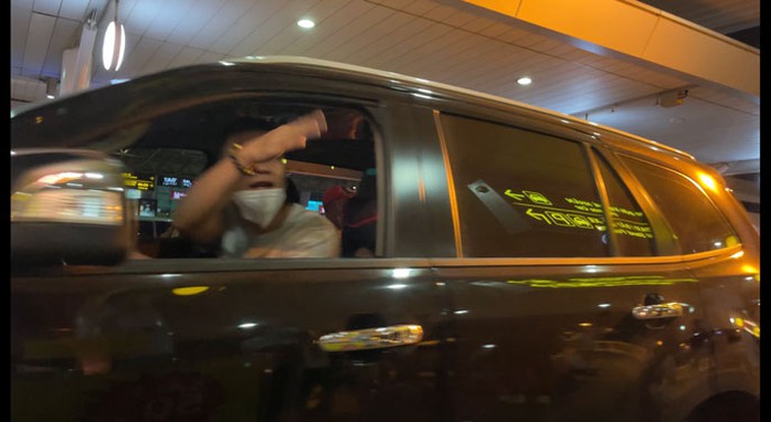 Thế giới taxi riêng ở sân bay Tân Sơn Nhất - Ảnh 2.
