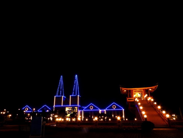 Cáp treo Núi Sam phục vụ sáng đêm khách hành hương miếu Bà dịp rằm tháng Giêng - Ảnh 9. Cáp bóng đá tỷ lệ kèo nhà cái Núi Sam phục vụ sáng đêm khách hành hương miếu Bà dịp rằm tháng Giêng - Ảnh 9.