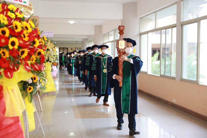 160 sinh viên Khoa Y - ĐHQG TP HCM tốt nghiệp - Ảnh 3.