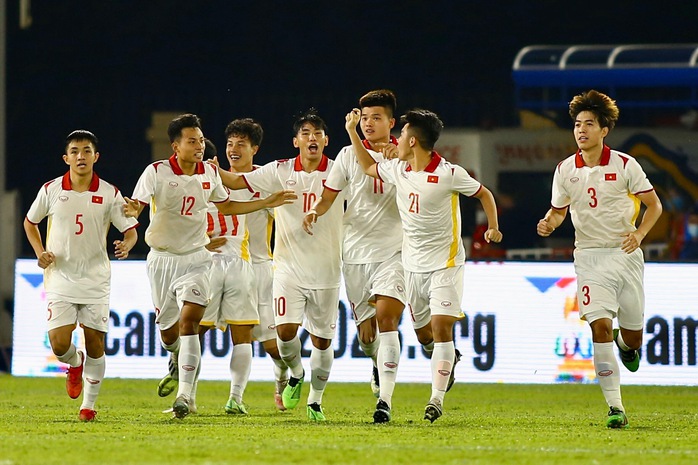 U23 Việt Nam xuất hiện chùm ca Covid-19 mới, 5 cầu thủ test nhanh dương tính - Ảnh 1.