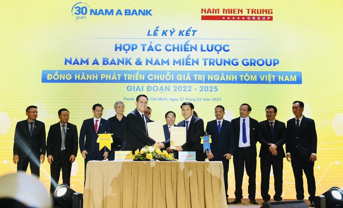 Nam A Bank hợp tác phát triển chuỗi giá trị ngành tôm Việt Nam - Ảnh 1.