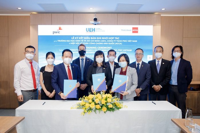ACCA, PwC và ĐH Kinh tế TP HCM hợp tác, gia tăng cơ hội nghề nghiệp cho sinh viên - Ảnh 1. ACCA, PwC và ĐH Kinh tế TP HCM hợp tác, gia tăng cơ hội nghề nghiệp cho sinh viên - Ảnh 1.