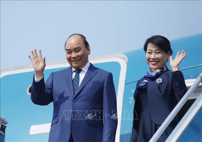 Chủ tịch nước Nguyễn Xuân Phúc lên đường thăm Singapore - Ảnh 1.