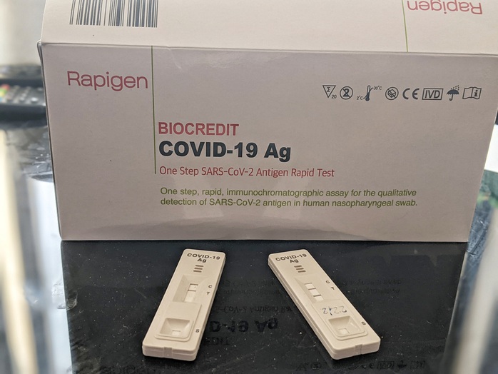 Loạn giá kit test Covid-19, Hà Nội hoả tốc chỉ đạo - Ảnh 1.