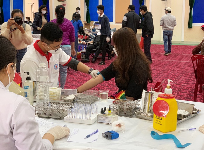 Vận động cán bộ, viên chức Đà Nẵng hiến hơn 400 đơn vị máu cứu người  - Ảnh 3.