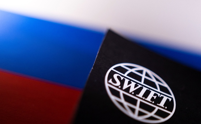 Điều gì xảy ra khi phương Tây loại ngân hàng Nga khỏi SWIFT? - Ảnh 1.