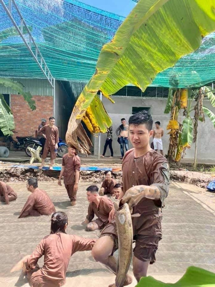 Cần Thơ, Vĩnh Long: Khách du lịch tăng trong những ngày Tết - Ảnh 2.