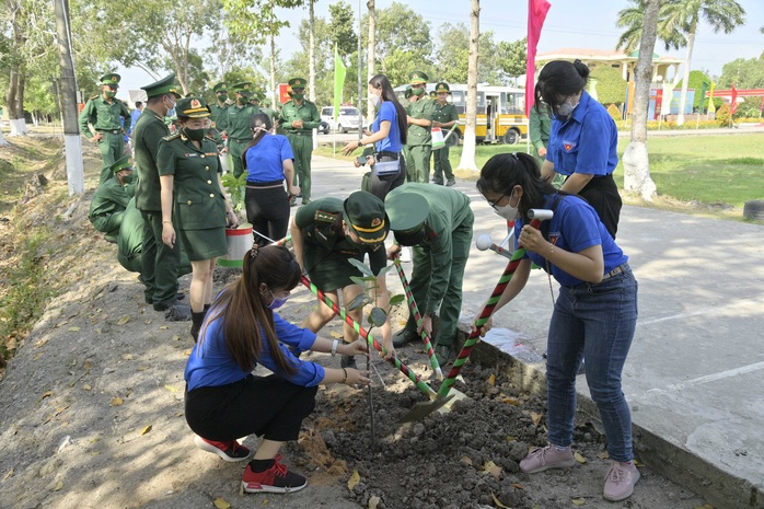 Bộ đội Biên phòng Kiên Giang phát động trồng hơn 20.000 cây xanh - Ảnh 3.