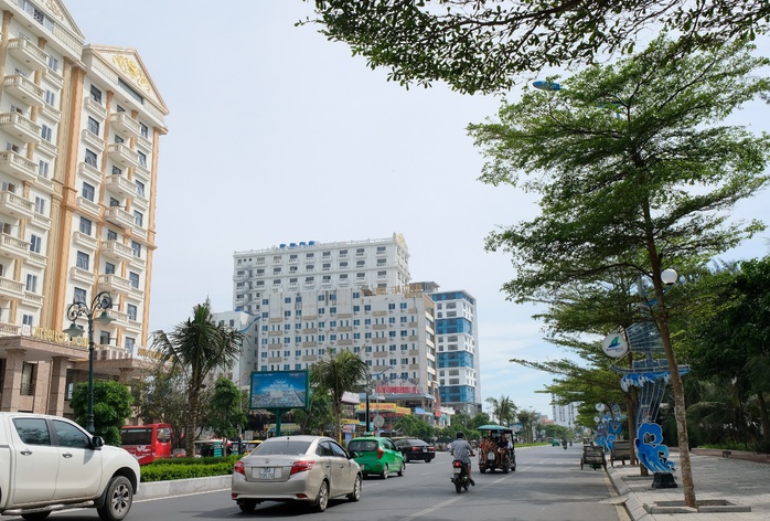 Sầm Sơn phấn đấu đón 3,5 triệu lượt khách trong năm 2022 - Ảnh 1. Sầm Sơn phấn đấu đón 3,5 triệu lượt khách trong năm 2022 - Ảnh 1.