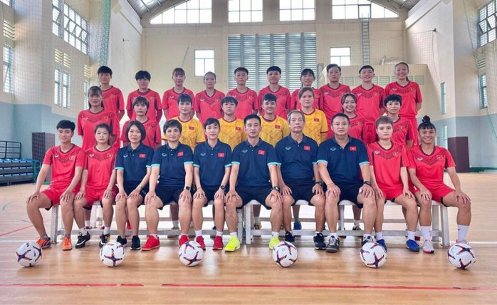 Tuyển nữ futsal Việt Nam hội quân chuẩn bị cho SEA Games 31 - Ảnh 1.