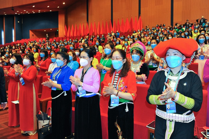 Thủ tướng Phạm Mịnh Chính: Phụ nữ Việt Nam luôn có những đóng góp, cống hiến to lớn - Ảnh 4.