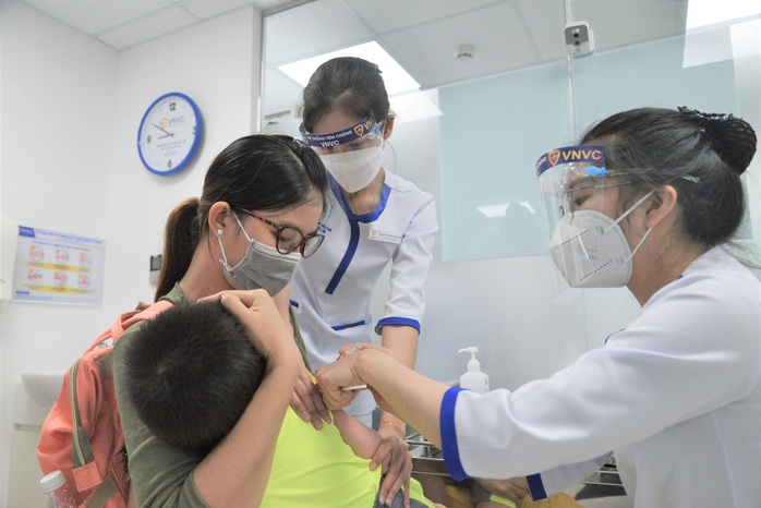Khai trương VNVC Long Bình Tân - Đưa kho vắc-xin chất lượng về phía Nam TP Biên Hòa - Ảnh 2.