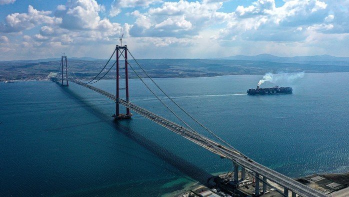 Thổ Nhĩ Kỳ thông xe “cầu biểu tượng” nối đôi bờ Âu - Á - Ảnh 1.