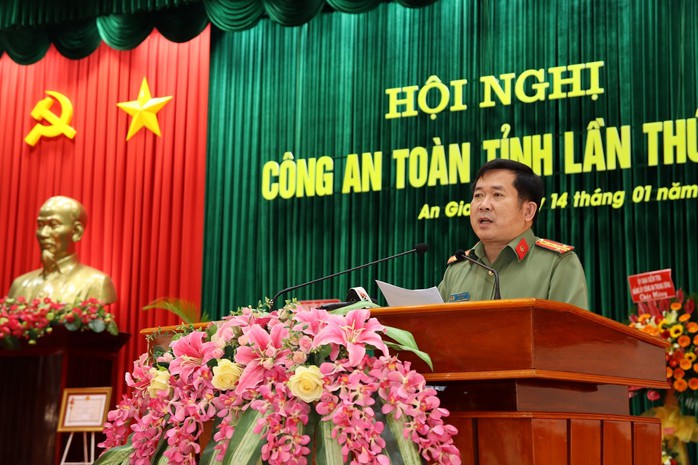 Lý do đại tá Đinh Văn Nơi vẫn tiếp tục điều hành Công an tỉnh An Giang - Ảnh 1.