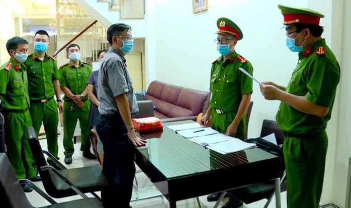 2 cựu chủ tịch Khánh Hòa sắp hầu tòa vì sai phạm đất đai - Ảnh 1.