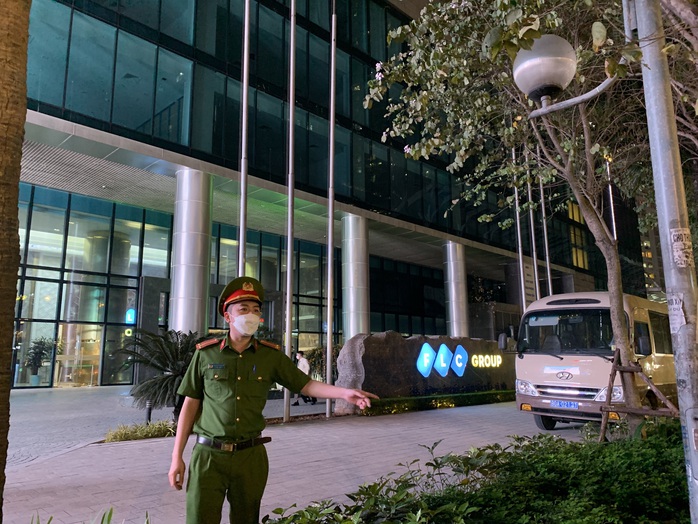 CLIP: Khám xét tại trụ sở Tập đoàn FLC do ông Trịnh Văn Quyết làm chủ tịch - Ảnh 16.