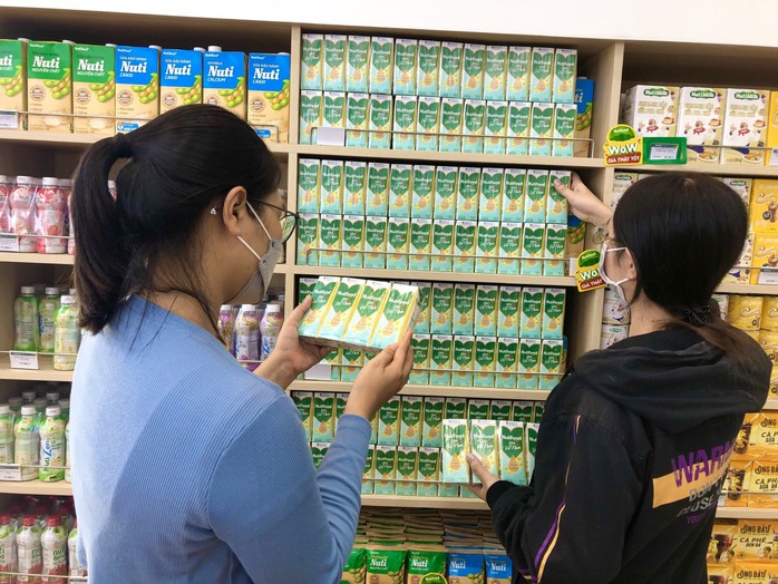 “Nutifood yêu Việt Nam” cùng mẹ Việt san sẻ nỗi lo gánh nặng tài chính trong cơn bão giá - Ảnh 3. “Nutifood yêu Việt Nam” cùng mẹ Việt san sẻ nỗi lo gánh nặng tài chính trong cơn bão giá - Ảnh 3.