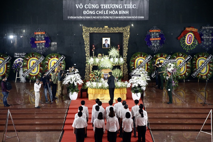 Xúc động trước những tình cảm ghi trong sổ tang ông Lê Hòa Bình - Ảnh 2.