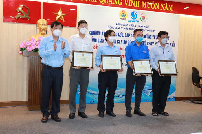 Tọa đàm “Đoàn thể SAWACO xung kích trong phong trào sáng tạo, phát huy sáng kiến, cải tiến kỹ thuật” - Ảnh 4. Tọa đàm “Đoàn thể SAWACO xung kích trong phong trào sáng tạo, phát huy sáng kiến, cải tiến kỹ thuật” - Ảnh 4.