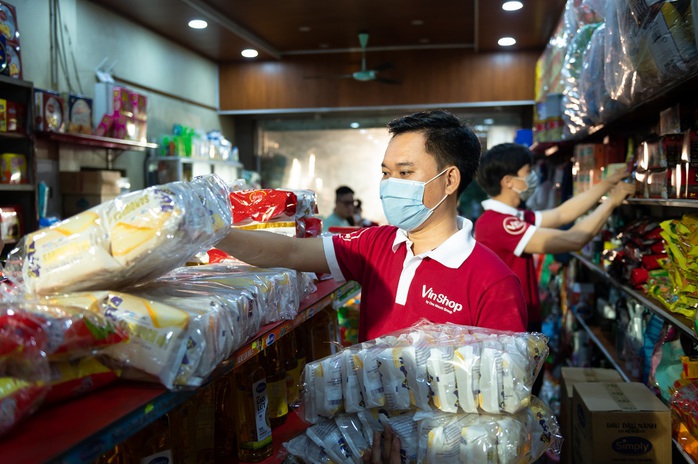 Vì sao hàng trăm ngàn chủ tạp hóa đặt lòng tin vào VinShop? - Ảnh 2. Vì sao hàng trăm ngàn chủ tạp hóa đặt lòng tin vào VinShop? - Ảnh 2.