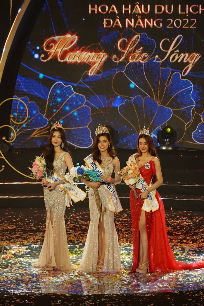 Sinh viên Trường ĐH Kinh tế đăng quang Hoa hậu du lịch Đà Nẵng - Ảnh 1.