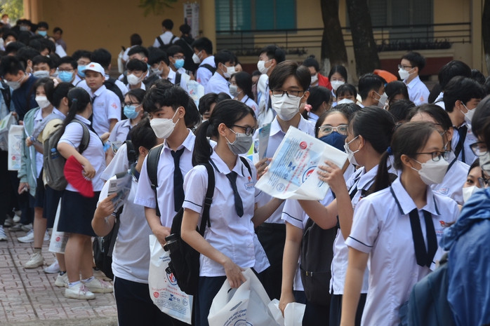 “Đưa trường học đến thí sinh 2022” tại Đồng Nai: Nhiều câu hỏi được gởi đến Ban tư vấn - Ảnh 6.