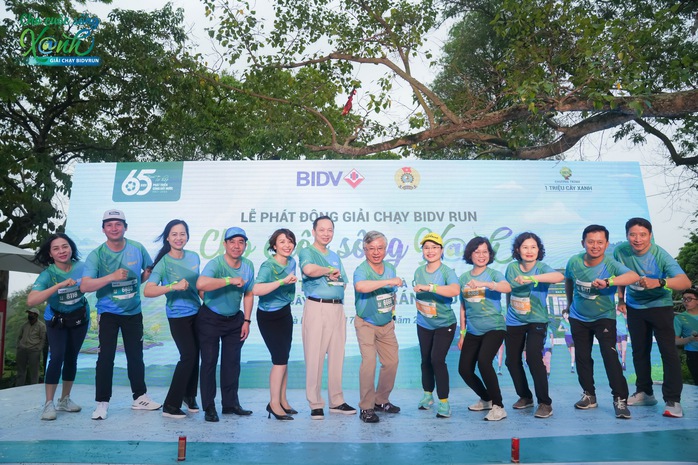 BIDV khởi động giải chạy BIDVRun - Cho cuộc sống Xanh 2022 - Ảnh 1. BIDV khởi động giải chạy BIDVRun - Cho cuộc sống Xanh 2022 - Ảnh 1.
