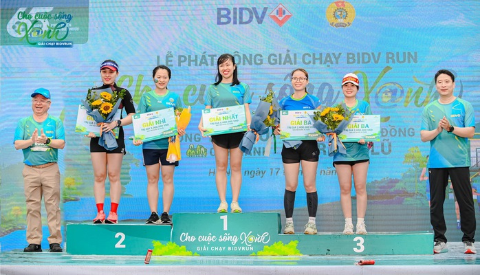 BIDV khởi động giải chạy BIDVRun - Cho cuộc sống Xanh 2022 - Ảnh 4. BIDV khởi động giải chạy BIDVRun - Cho cuộc sống Xanh 2022 - Ảnh 4.