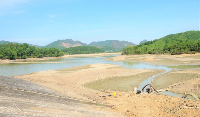 Thanh Hóa dừng dự án nạo vét lòng hồ nhiều tai tiếng - Ảnh 1.