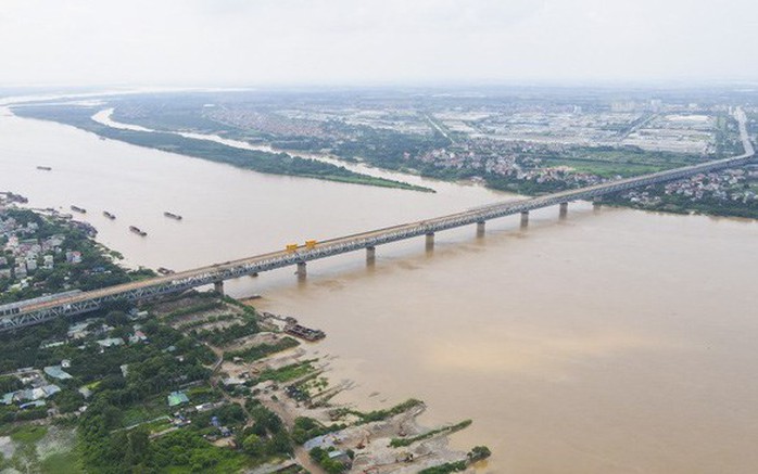 Rủi ro đầu tư bất động sản ven sông Hồng - Ảnh 1. Rủi ro đầu tư bất động sản ven sông Hồng - Ảnh 1.