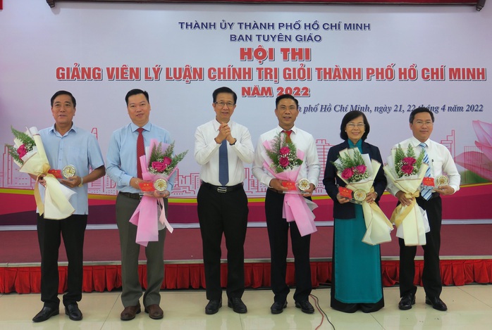 TP HCM: Khai mạc hội thi giảng viên lý luận chính trị giỏi - Ảnh 1.