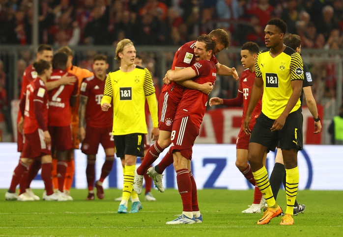 Đánh bại Dortmund, Bayern Munich lần thứ 10 liên tiếp vô địch Bundesliga - Ảnh 1.