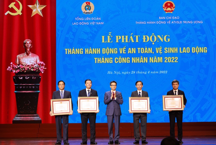 Phát động Tháng hành động về An toàn, vệ sinh lao động, Tháng Công nhân năm 2022 - Ảnh 2.