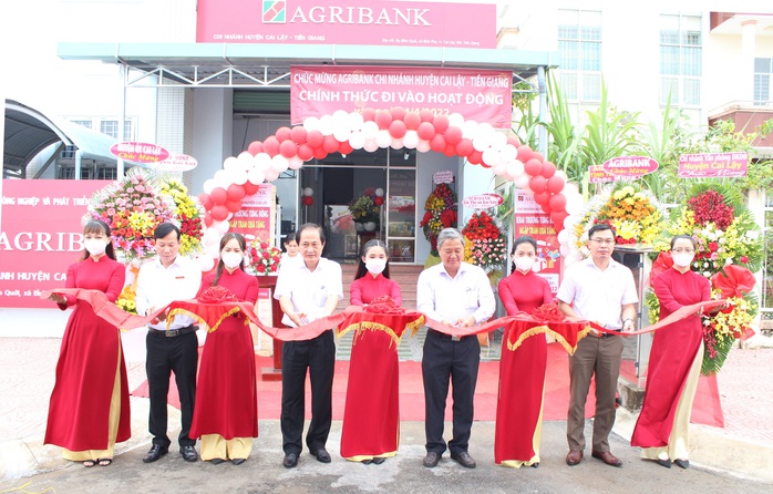 Agribank Tiền Giang khai trương chi nhánh huyện Cai Lậy - Ảnh 1.