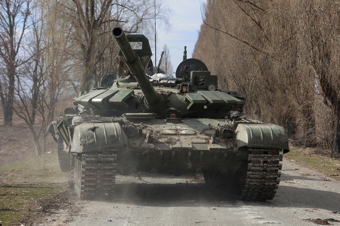 Ukraine lần đầu được viện trợ xe tăng từ phương Tây - Ảnh 1.