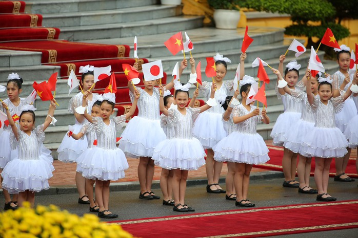 CLIP: Thủ tướng Phạm Minh Chính chủ trì lễ đón Thủ tướng Nhật Bản - Ảnh 3.
