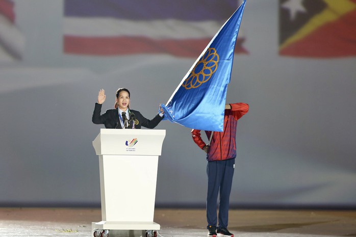 Tình yêu của nữ trọng tài tuyên thệ trong lễ khai mạc SEA Games 31 - Ảnh 1.